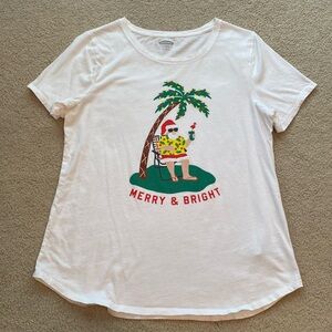 Old Navy merry & bright everywear Tshirt size medium